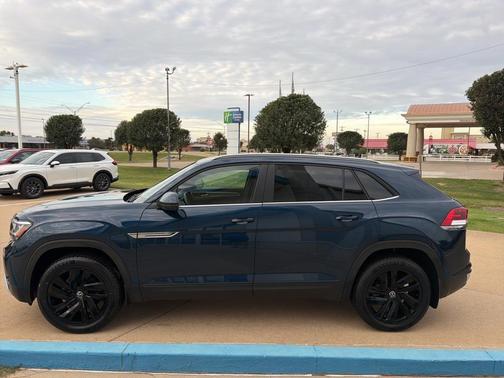 2022 Volkswagen Atlas Cross Sport 3.6L V6 SE w/Technology