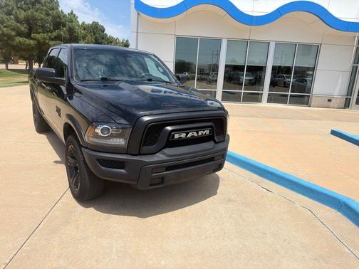 Diamond Black Crystal Pearlcoat 2024 RAM 1500 Classic Warlock Crew Cab 4x4 5'7' Box