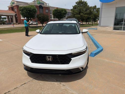 Platinum White Pearl 2026 Honda Accord Hybrid Touring
