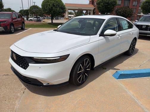 Platinum White Pearl 2026 Honda Accord Hybrid Touring