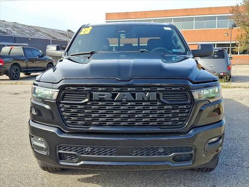 2025 RAM 1500 Tradesman Crew Cab 4x4 57' Box