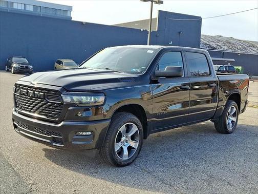 2025 RAM 1500 Tradesman Crew Cab 4x4 57' Box