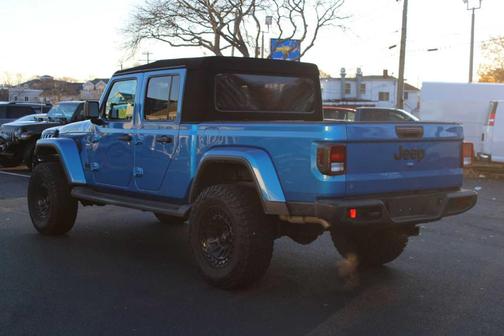 2022 Jeep Gladiator Sport