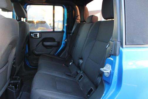 2022 Jeep Gladiator Sport