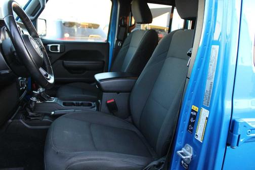 2022 Jeep Gladiator Sport