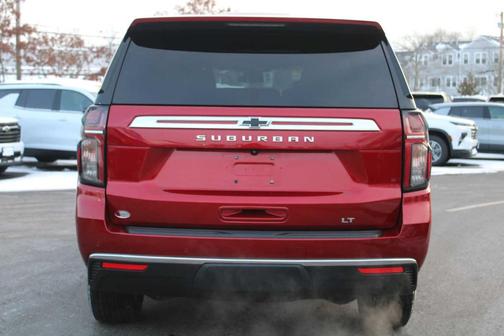 2023 Chevrolet Suburban LT