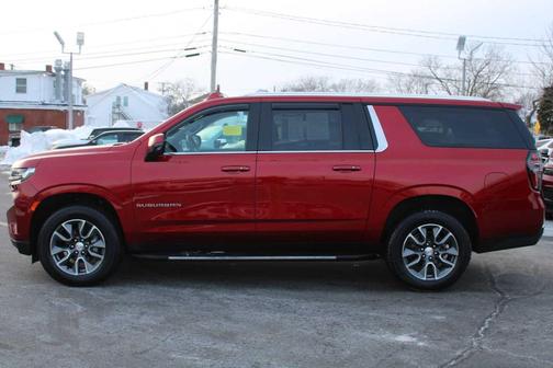 2023 Chevrolet Suburban LT