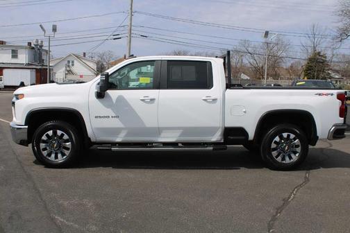 Summit White 2022 Chevrolet Silverado 2500 LT
