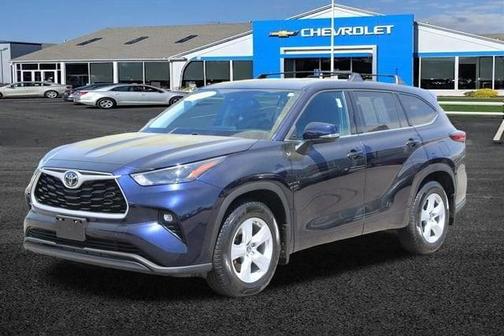 2022 Toyota Highlander LE