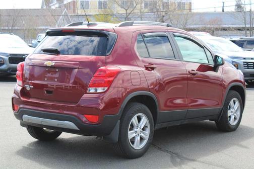 Crimson Metallic 2022 Chevrolet Trax LT