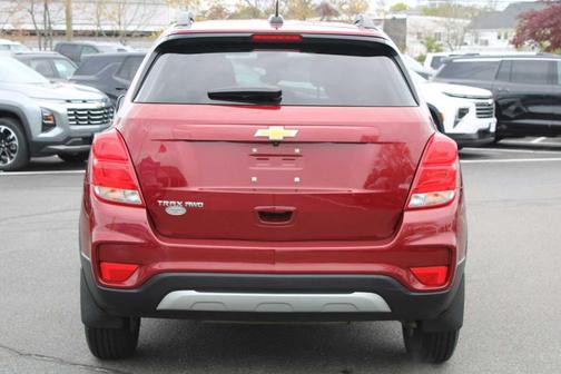 Crimson Metallic 2022 Chevrolet Trax LT