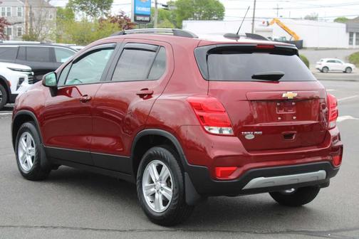 Crimson Metallic 2022 Chevrolet Trax LT