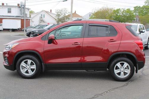 Crimson Metallic 2022 Chevrolet Trax LT