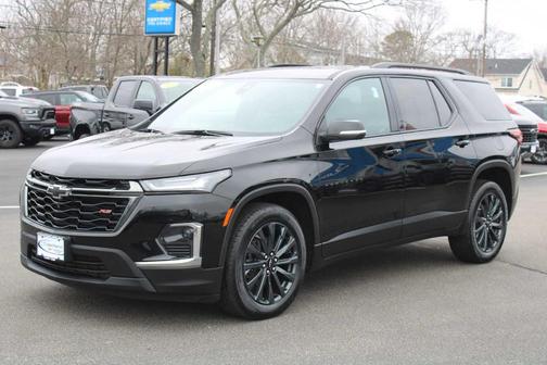 Mosaic Black 2023 Chevrolet Traverse RS