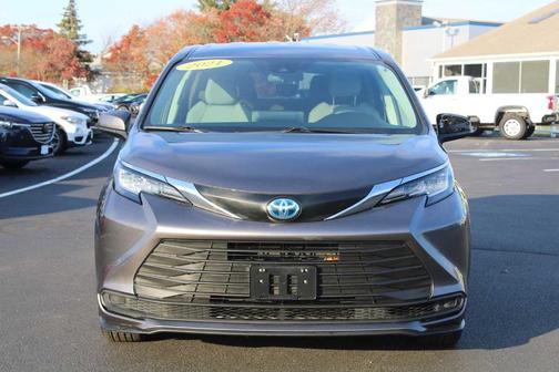2021 Toyota Sienna LE