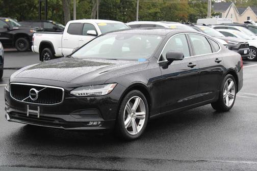 2017 Volvo S90 T5 Momentum