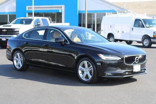 2017 Volvo S90 T5 Momentum