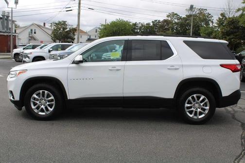 Summit White 2021 Chevrolet Traverse LT Cloth