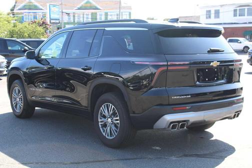 Mosaic Black Metallic 2025 Chevrolet Traverse LT
