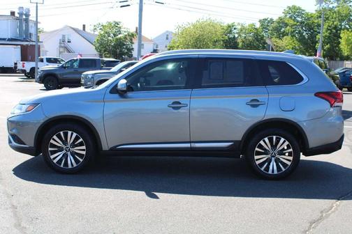 Mercury Gray Metallic 2019 Mitsubishi Outlander SEL