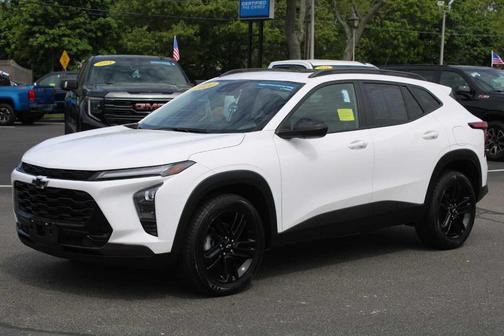 Summit White 2024 Chevrolet Trax ACTIV