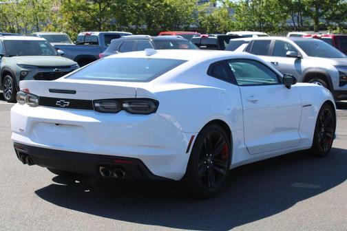 Summit White 2021 Chevrolet Camaro 2LT