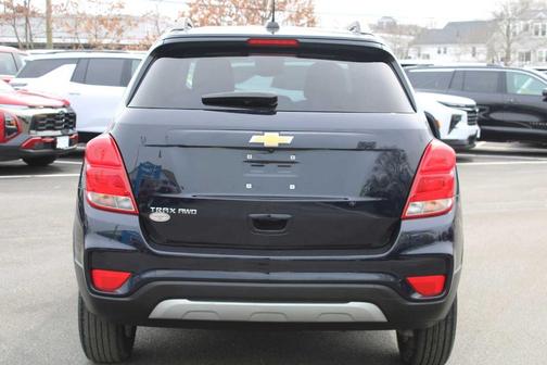 Midnight Blue 2022 Chevrolet Trax LT