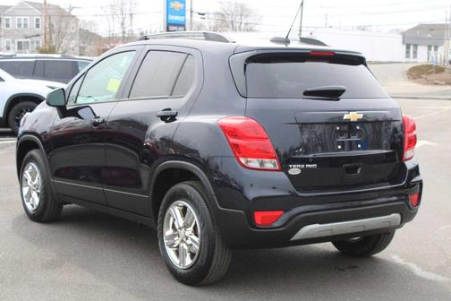 Midnight Blue 2022 Chevrolet Trax LT