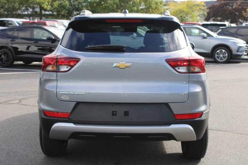 Sterling Gray Metallic 2023 Chevrolet Trailblazer LT