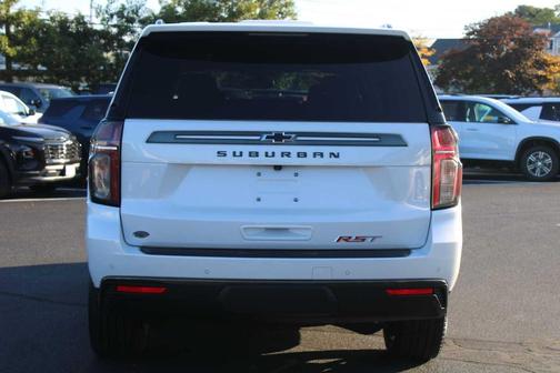 2022 Chevrolet Suburban RST
