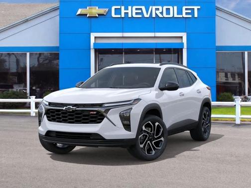 Summit White 2026 Chevrolet Trax 2RS