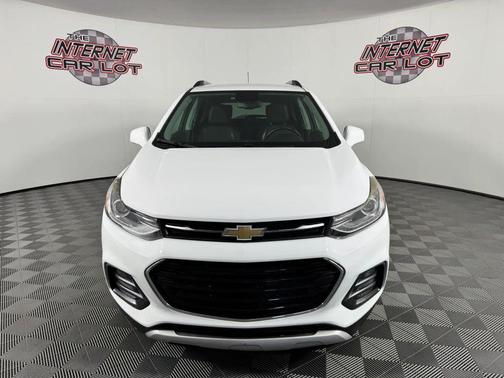 White 2017 Chevrolet Trax LT