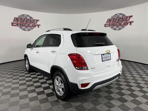 White 2017 Chevrolet Trax LT