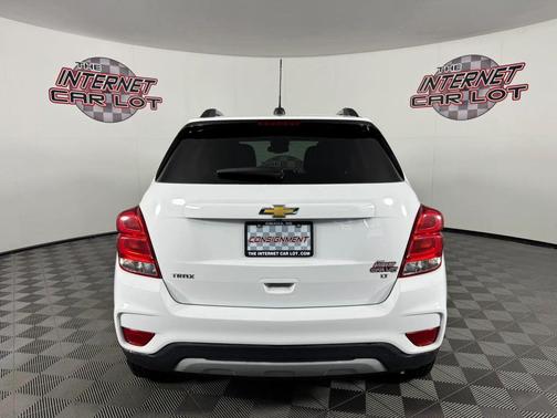 White 2017 Chevrolet Trax LT