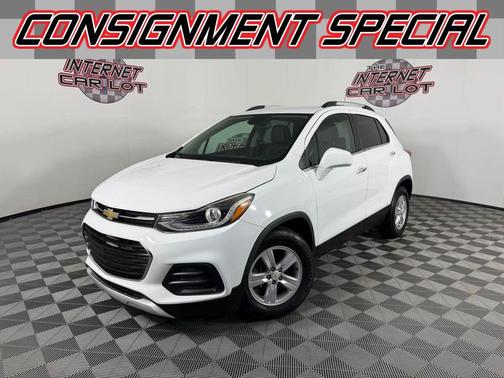 White 2017 Chevrolet Trax LT