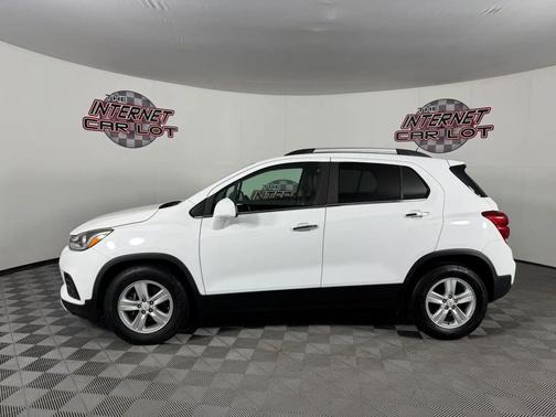 White 2017 Chevrolet Trax LT