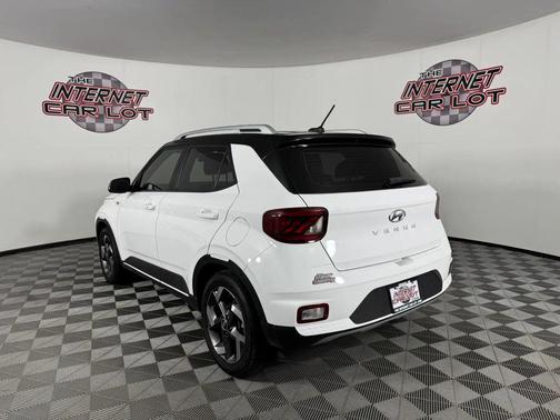 White 2023 Hyundai VENUE Limited Sport Utility 4D