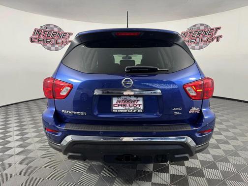 2018 Nissan Pathfinder SL
