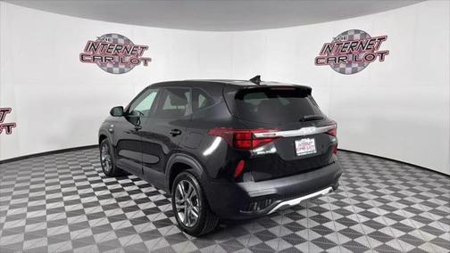 2022 Kia Seltos LX Sport Utility 4D