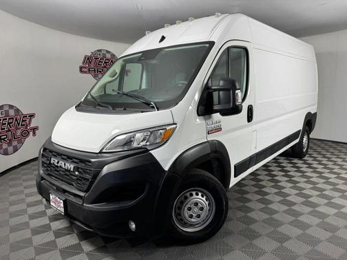 White 2025 RAM ProMaster 2500 Tradesman