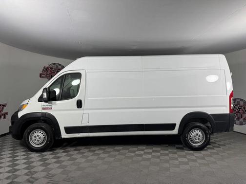 White 2025 RAM ProMaster 2500 Tradesman