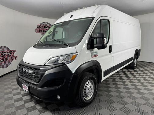 White 2025 RAM ProMaster 2500 Tradesman