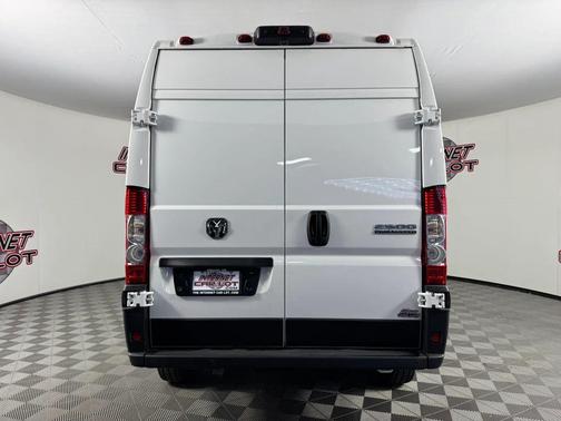 White 2025 RAM ProMaster 2500 Tradesman