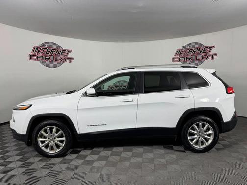 White 2015 Jeep Cherokee Sport