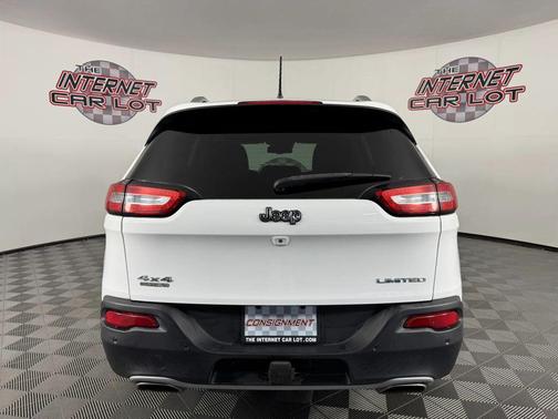 White 2015 Jeep Cherokee Sport