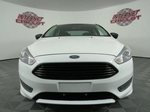 White 2018 Ford Focus SE