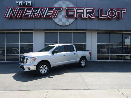 2018 Nissan Titan SV