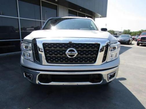 2018 Nissan Titan SV
