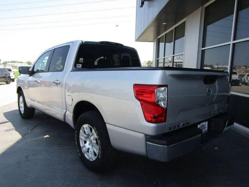 2018 Nissan Titan SV