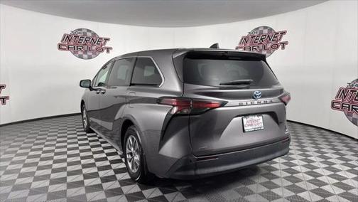 2021 Toyota Sienna XLE 7 Passenger